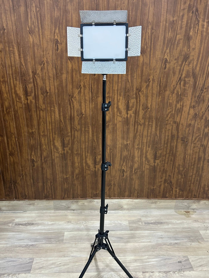 Ace Vanity OSAKA Camera Light 40W with Flaps for Artists