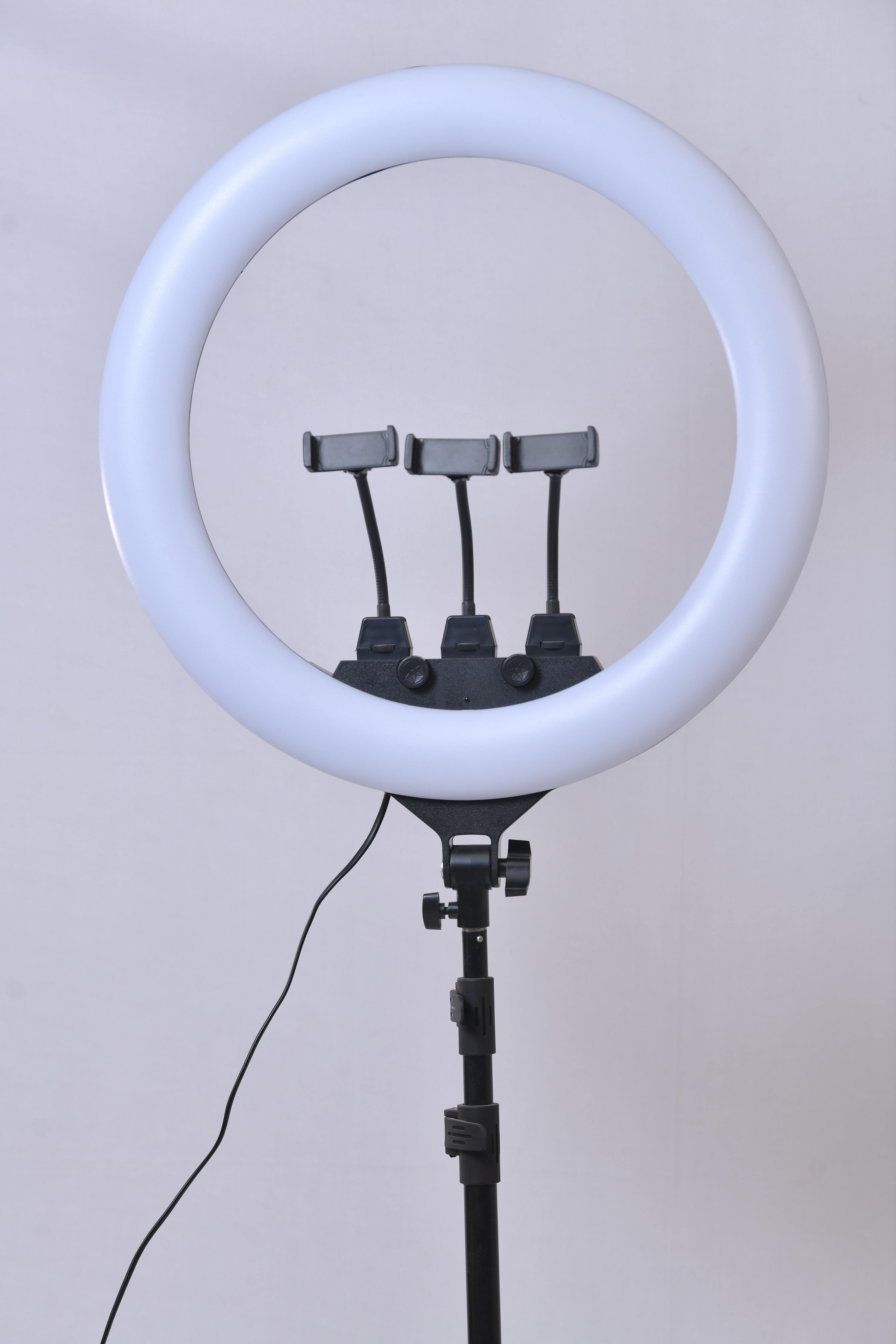 22 INCH PROFFESSIONAL RING LIGHT