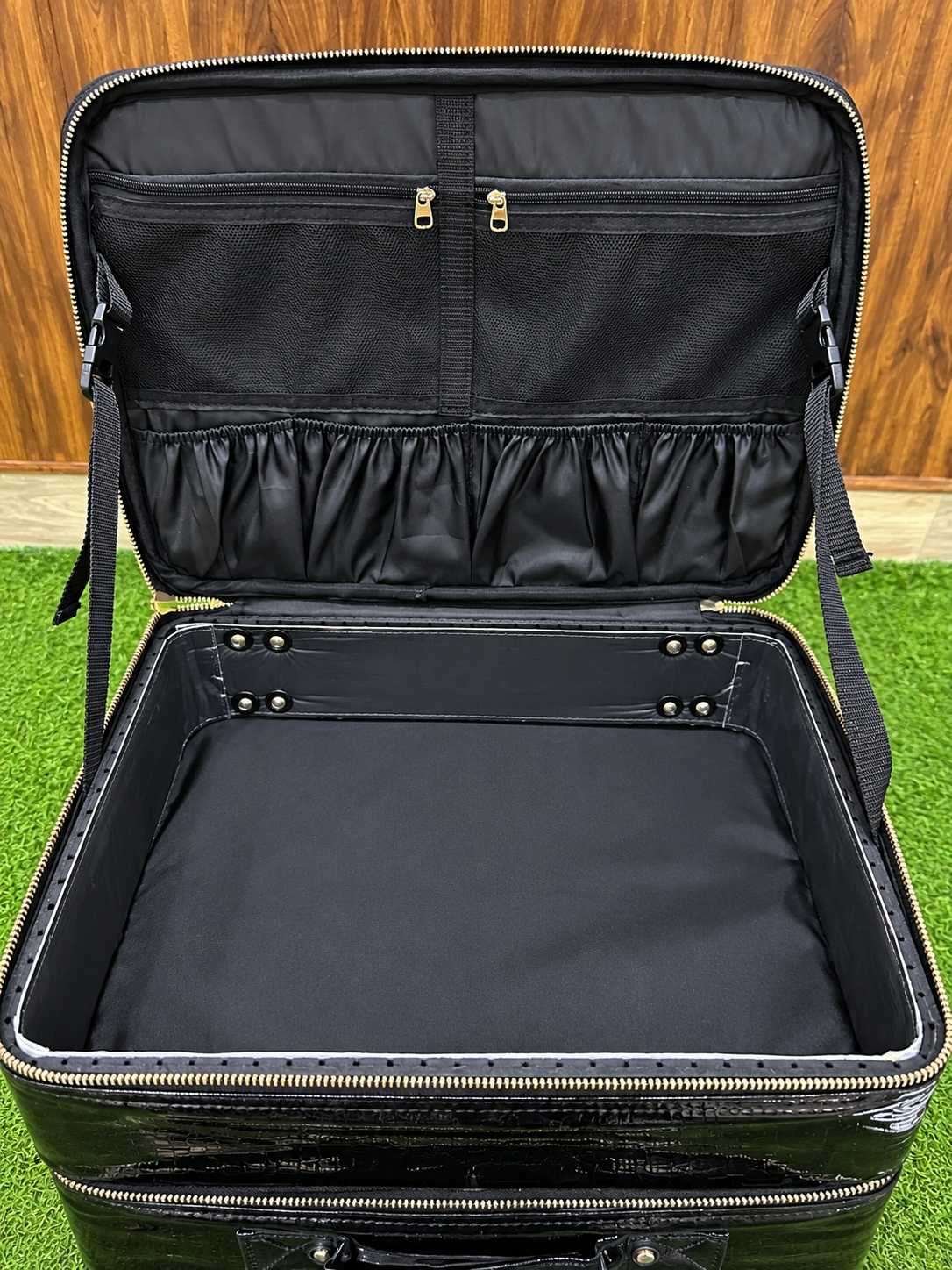 Ace Vanity Pro Roll™ – Triple Compartment Makeup & Hair Trolley