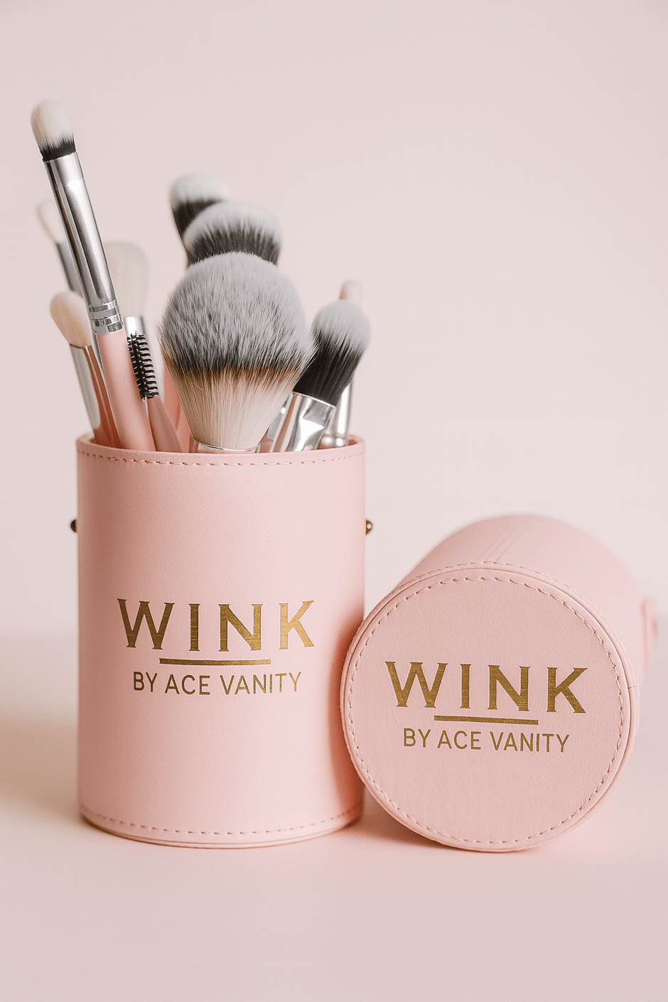 wink-signature-brush-holder-